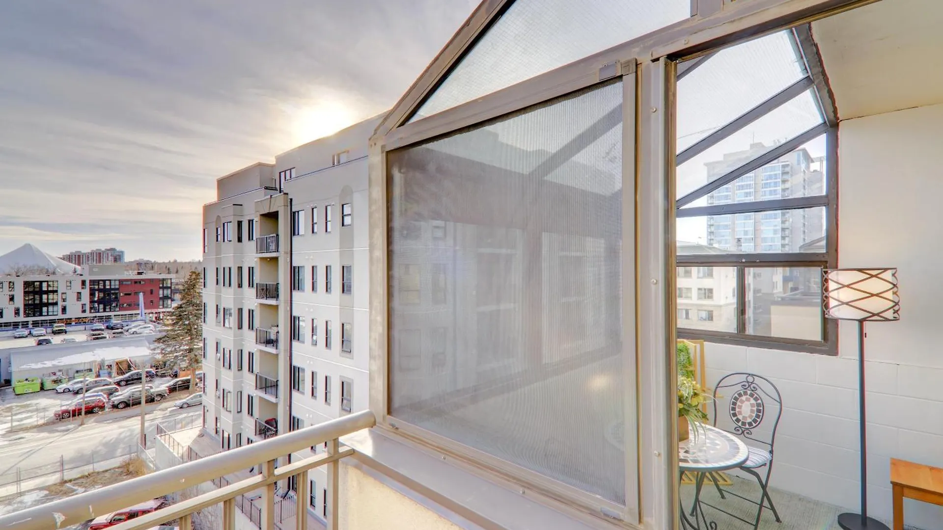 YYC Spacious Top Floor At Stampede W Free Parking And Ac