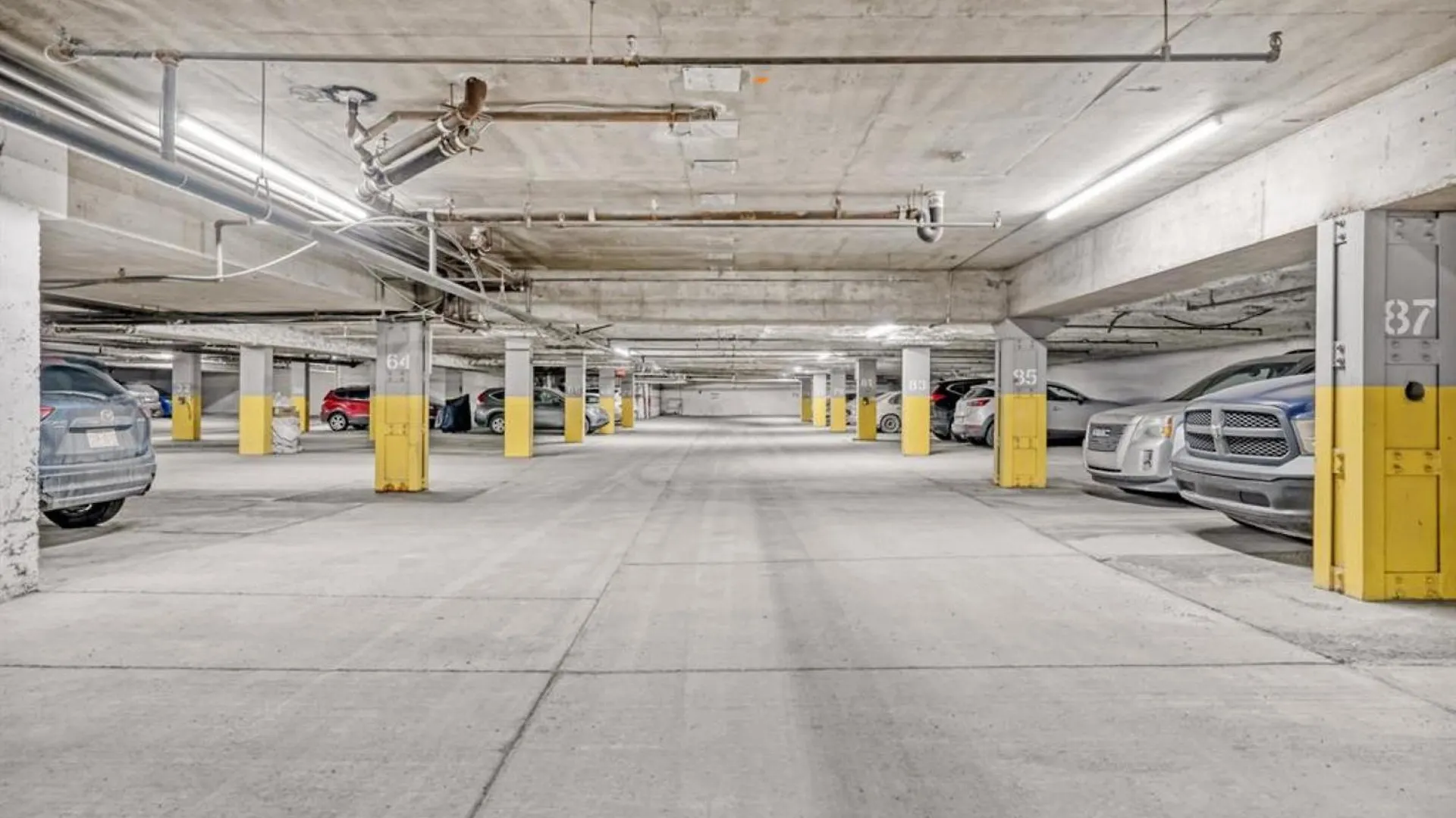 Spacious Top Floor At Stampede W Free Parking And Ac Calgary Canada